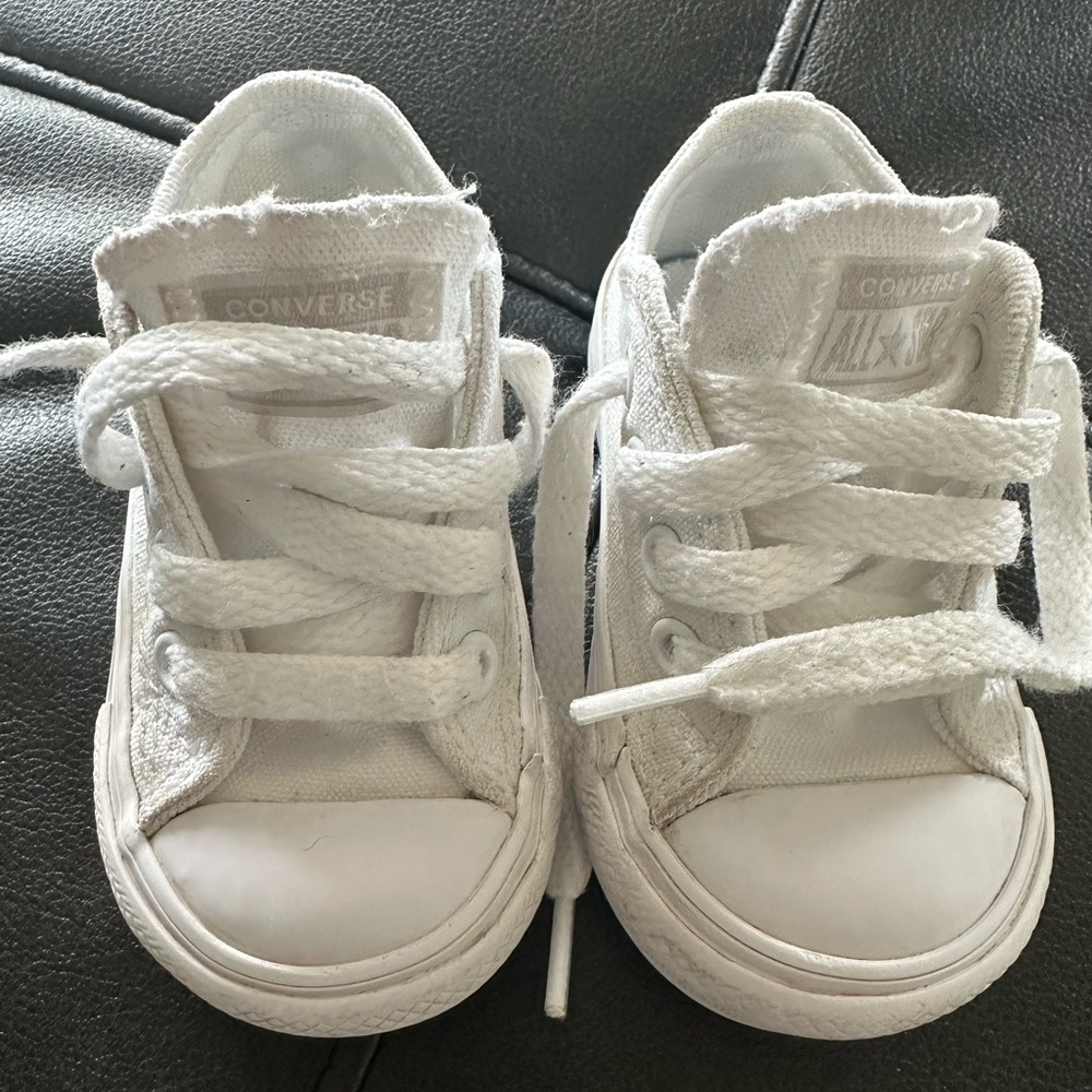Toddler Converse SZ 4